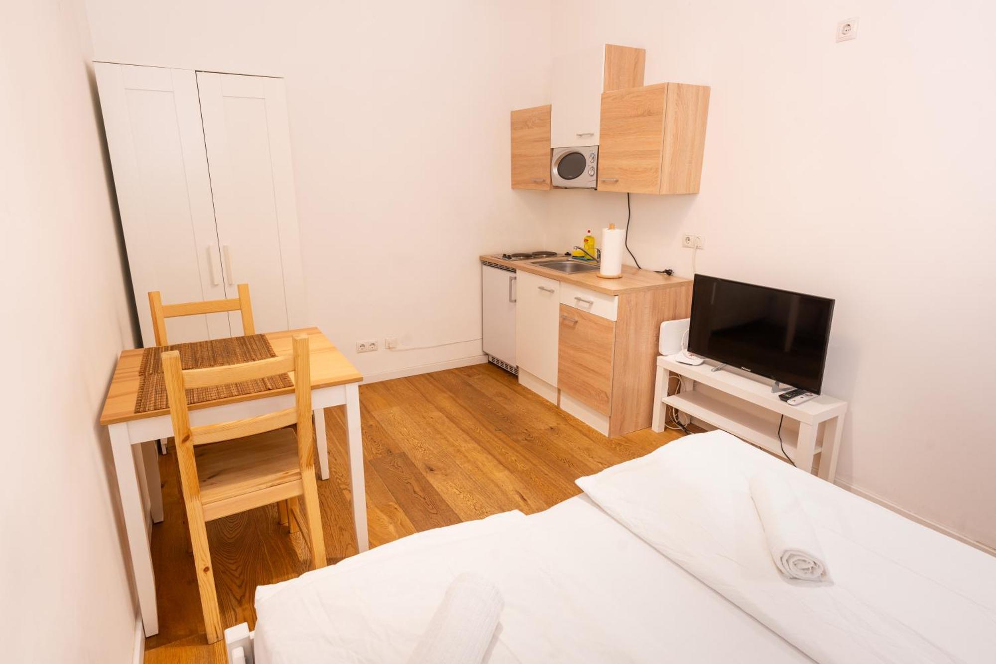 Vienna City Apartments - Metro 1160 Вена Экстерьер фото