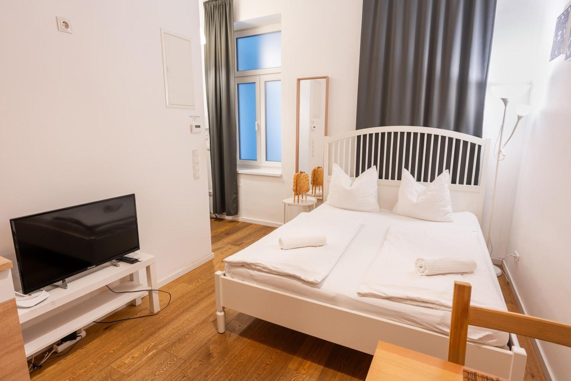 Vienna City Apartments - Metro 1160 Вена Экстерьер фото