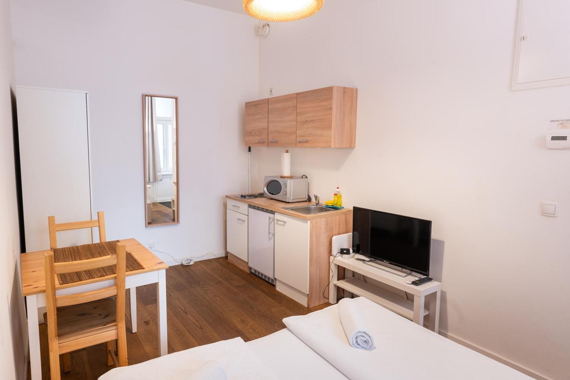 Vienna City Apartments - Metro 1160 Вена Экстерьер фото