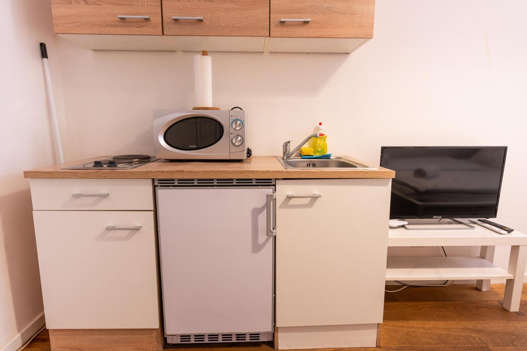 Vienna City Apartments - Metro 1160 Вена Экстерьер фото