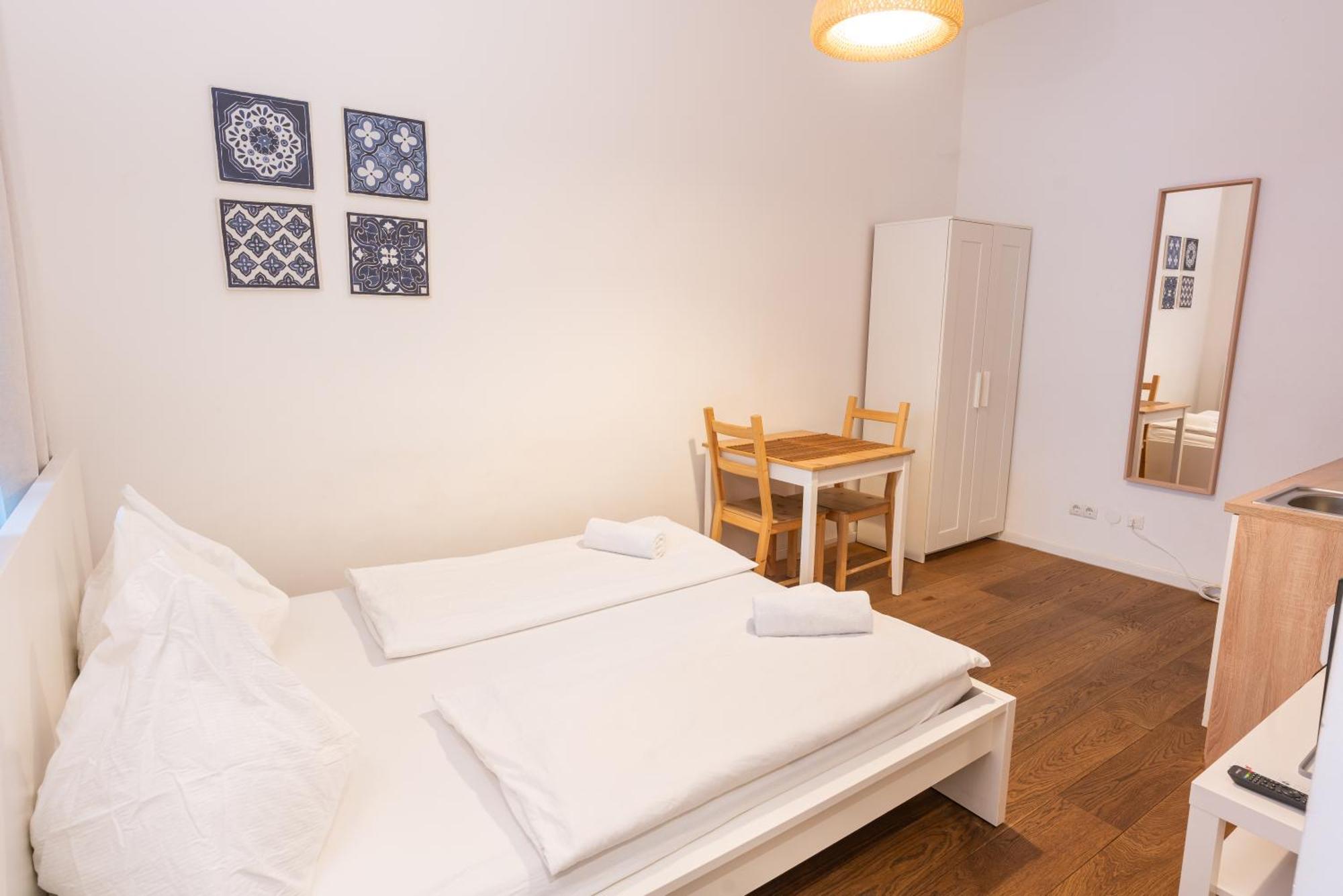 Vienna City Apartments - Metro 1160 Вена Экстерьер фото